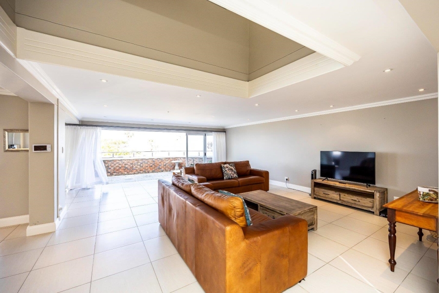 5 Bedroom Property for Sale in Winterstrand Eastern Cape